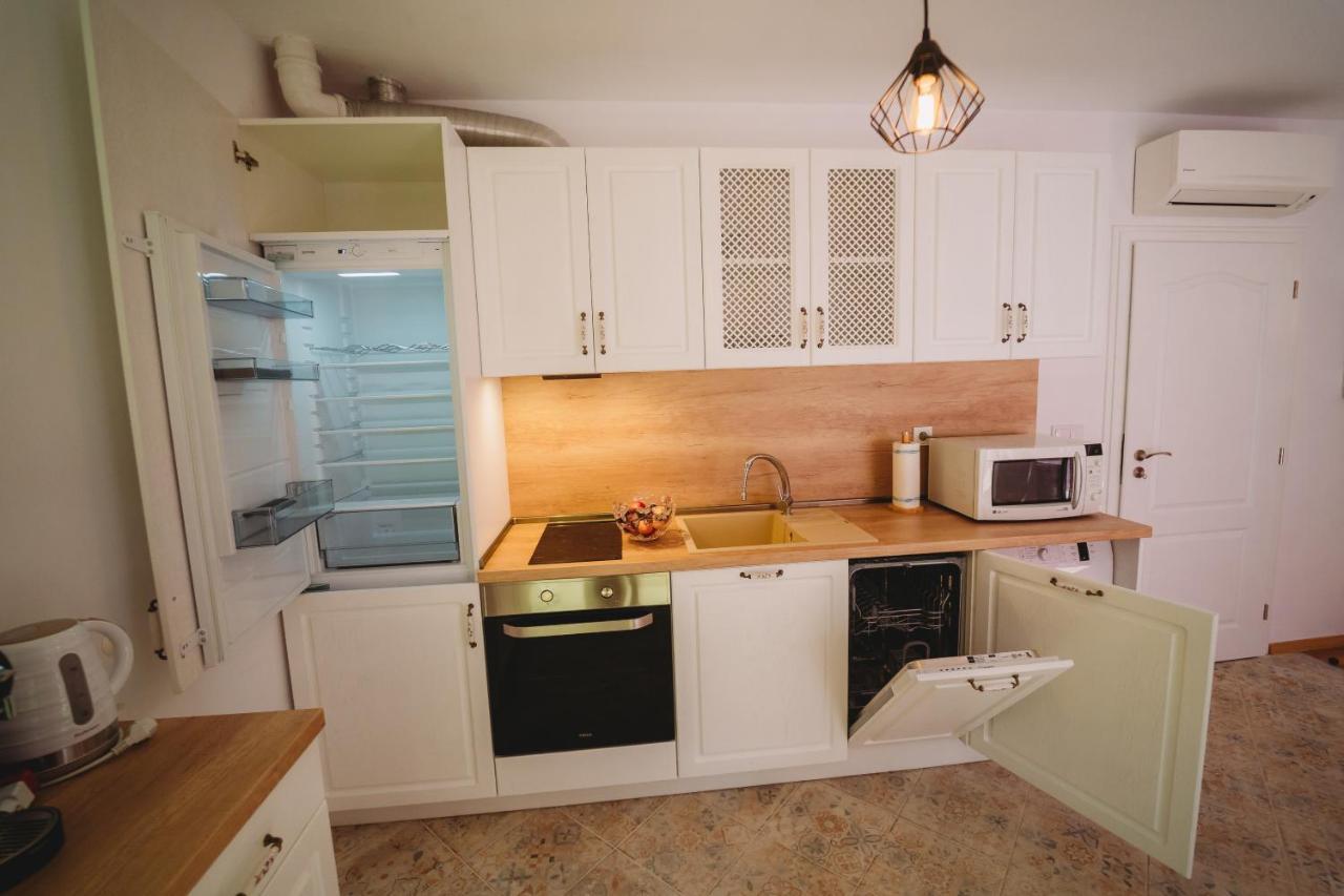 Andreya'S Sea Apartment-Beach, Sea Garden ,Old Town, Free Parking, Free Evcharging Station Varna Exterior photo